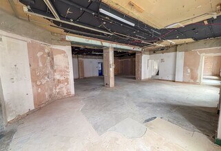 48 High St, Haverfordwest to rent Construction Photo- Image 2 of 7