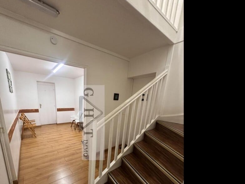 Office in Cergy for sale - Interior Photo - Image 2 of 8