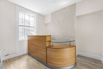 360-364 City Rd, London to rent Interior Photo- Image 2 of 13