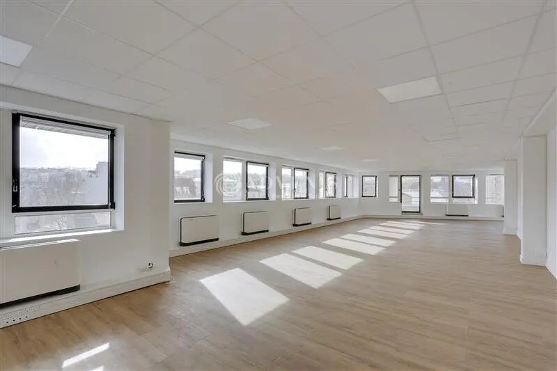 Office in Issy-les-Moulineaux to rent Interior Photo- Image 1 of 11