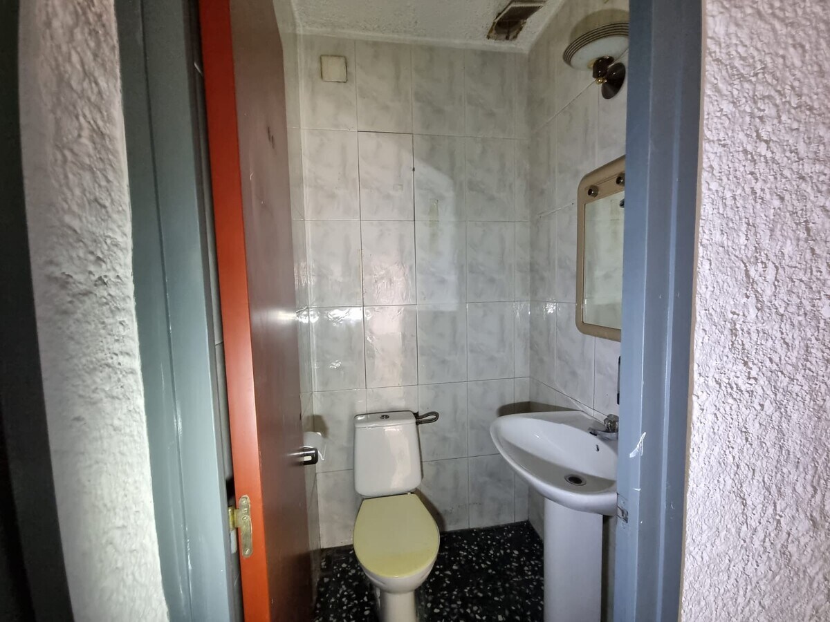 Sabadell, BAR 08207 - Unit 01 -  - Interior Photo - Image 1 of 12