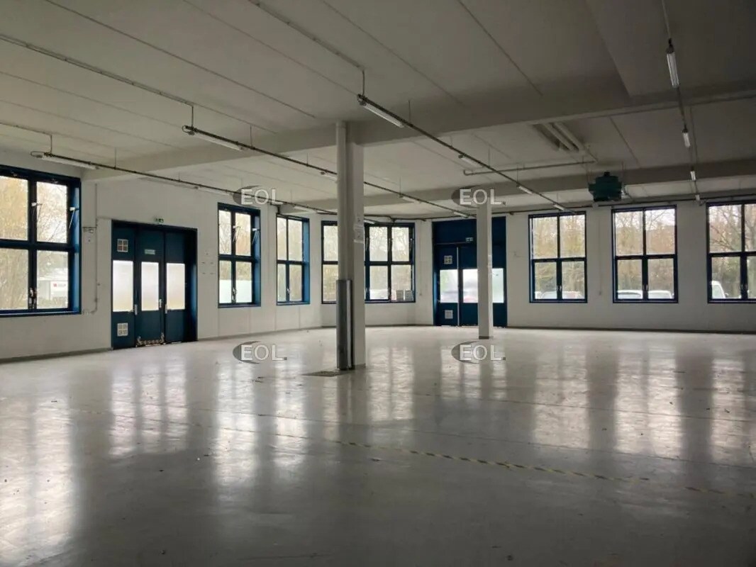 Light Industrial in Fresnes to rent Interior Photo- Image 1 of 5