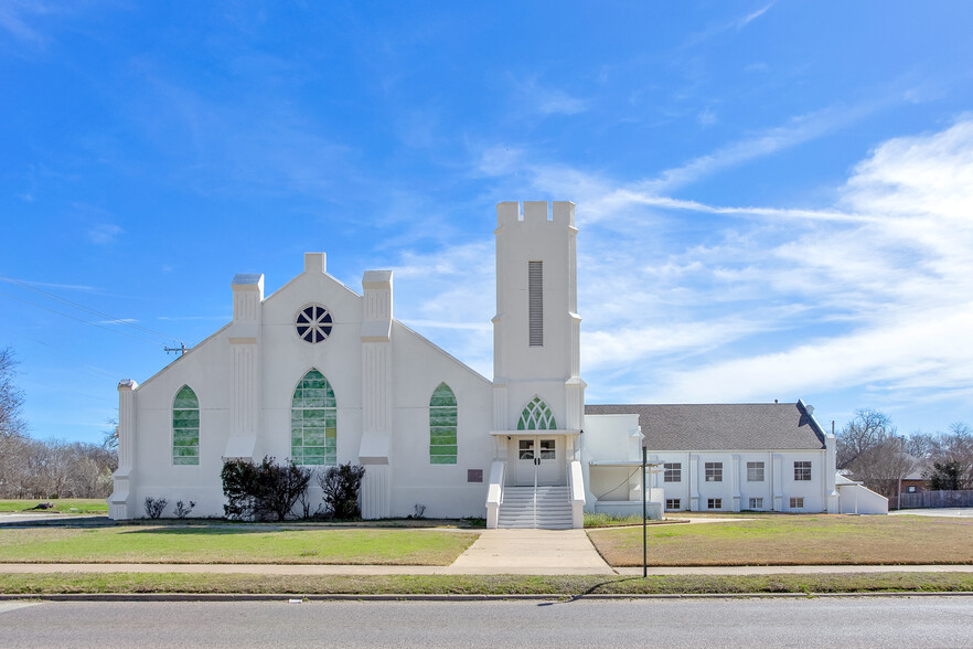 224 S 9th St, Durant, OK for sale - Building Photo - Image 1 of 31