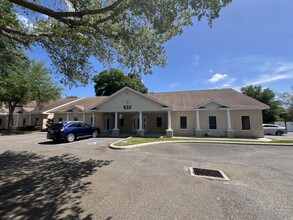 533 Medical Oaks Ave, Brandon, FL for rent Building Photo- Image 1 of 18