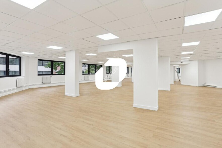 Office in Montreuil to rent - Building Photo - Image 3 of 13