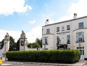 Hampton Court Rd, East Molesey to rent - Building Photo - Image 1 of 5