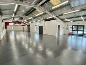 Pentood Industrial Estate, Cardigan for rent Interior Photo- Image 1 of 7