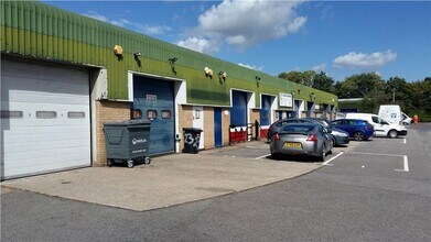 Test Ln, Southampton to rent Building Photo- Image 2 of 5