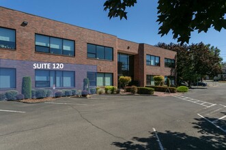 975 SE Sandy Blvd, Portland, OR for rent Building Photo- Image 1 of 22