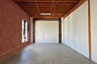 3430 S Hill St, Los Angeles, CA to rent Interior Photo- Image 1 of 7