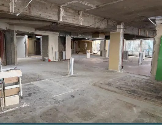 Retail in Paris to rent - Interior Photo - Image 2 of 4