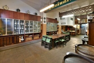 Retail in L'Hospitalet de Llobregat, Barcelona to rent Interior Photo- Image 1 of 20