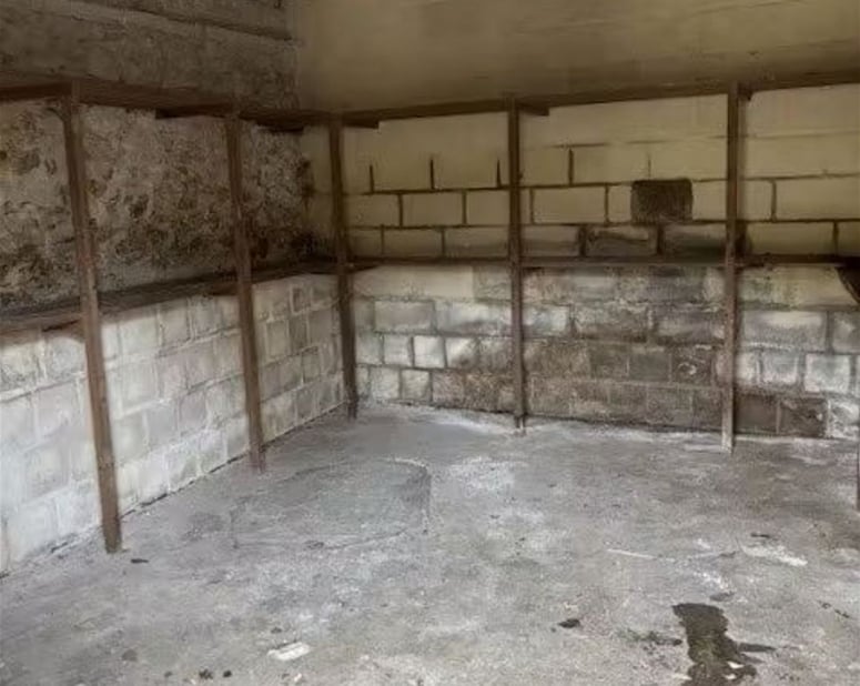 Langhurst Barn, Chiddingfold to rent Interior Photo- Image 1 of 3