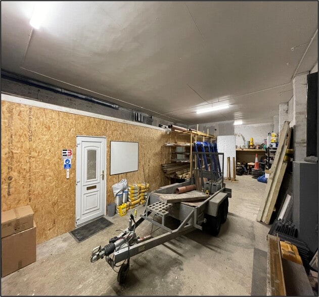 13a Scott Grove, Hamilton to rent - Building Photo - Image 2 of 5