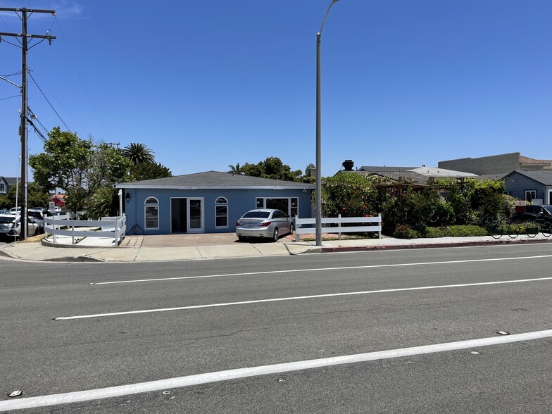 126 E 19th St, Costa Mesa, CA for sale - Building Photo - Image 1 of 18