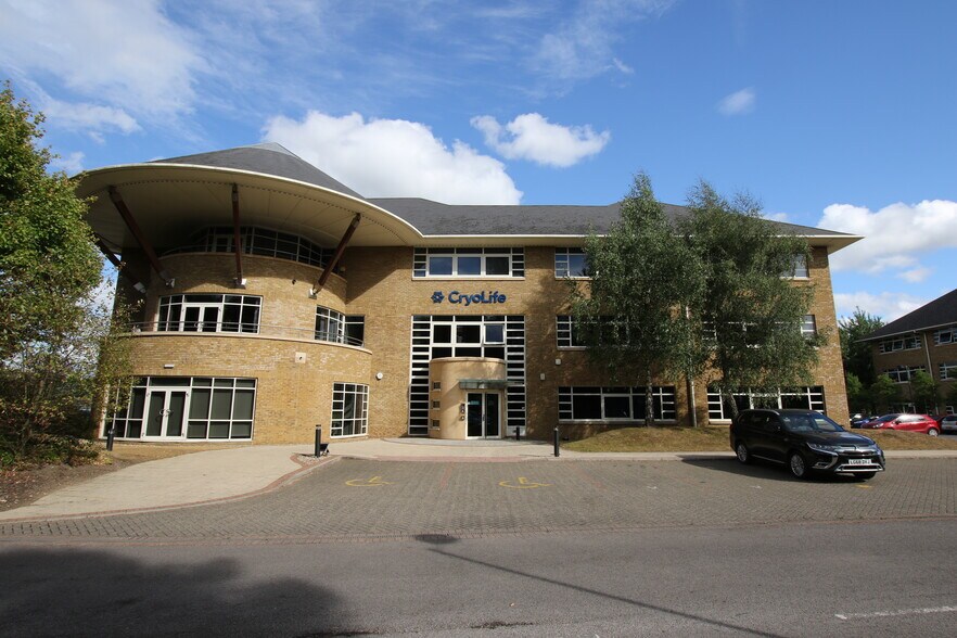 Old Portsmouth Rd, Guildford GU3 1LR UK