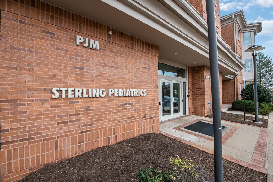 46175 Westlake Dr, Sterling, VA for sale - Building Photo - Image 1 of 1