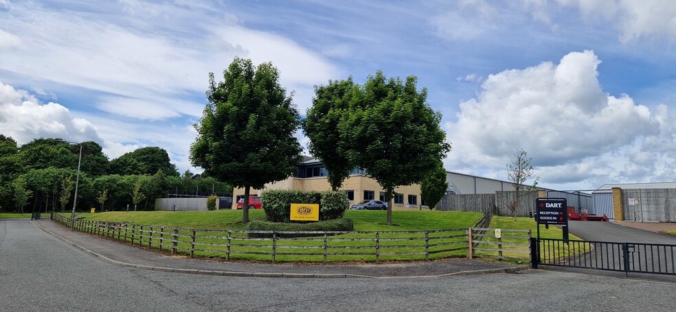 Wheatfield Rd, Kirkcaldy for sale - Building Photo - Image 2 of 17