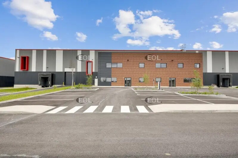 Light Industrial in Le Thillay to rent - Building Photo - Image 2 of 9