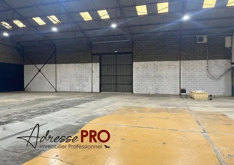 Retail in Bègles to rent - Building Photo - Image 2 of 4