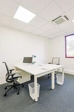 99 Rue Pereire, Saint-Germain-en-Laye to rent Interior Photo- Image 1 of 2