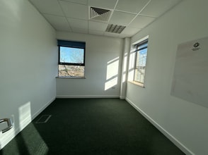 12 William Prance Rd, Plymouth to rent Interior Photo- Image 1 of 6