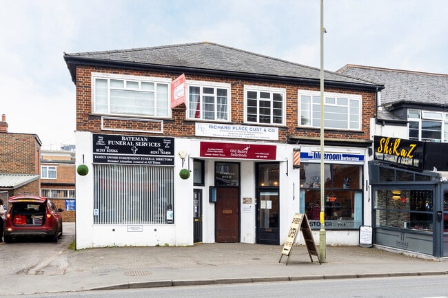 More details for 7-9 Massetts Rd, Horley - Retail to Rent