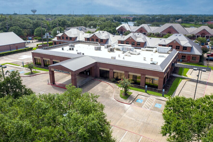 2121 Williams Trace Blvd, Sugar Land 77478 UK