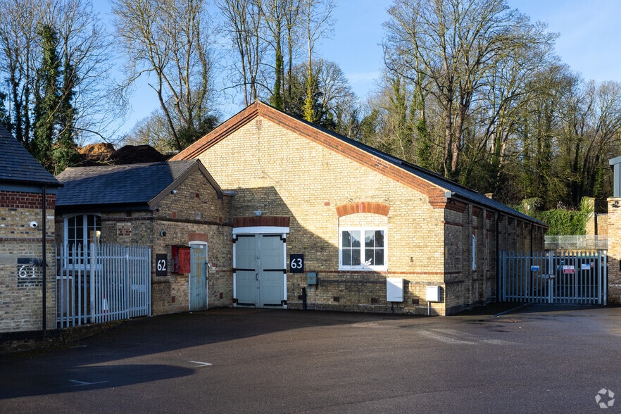 Upnor Rd, Rochester for sale - Primary Photo - Image 1 of 2