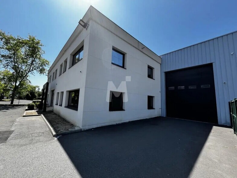 Light Industrial in Lisses to rent - Building Photo - Image 3 of 15