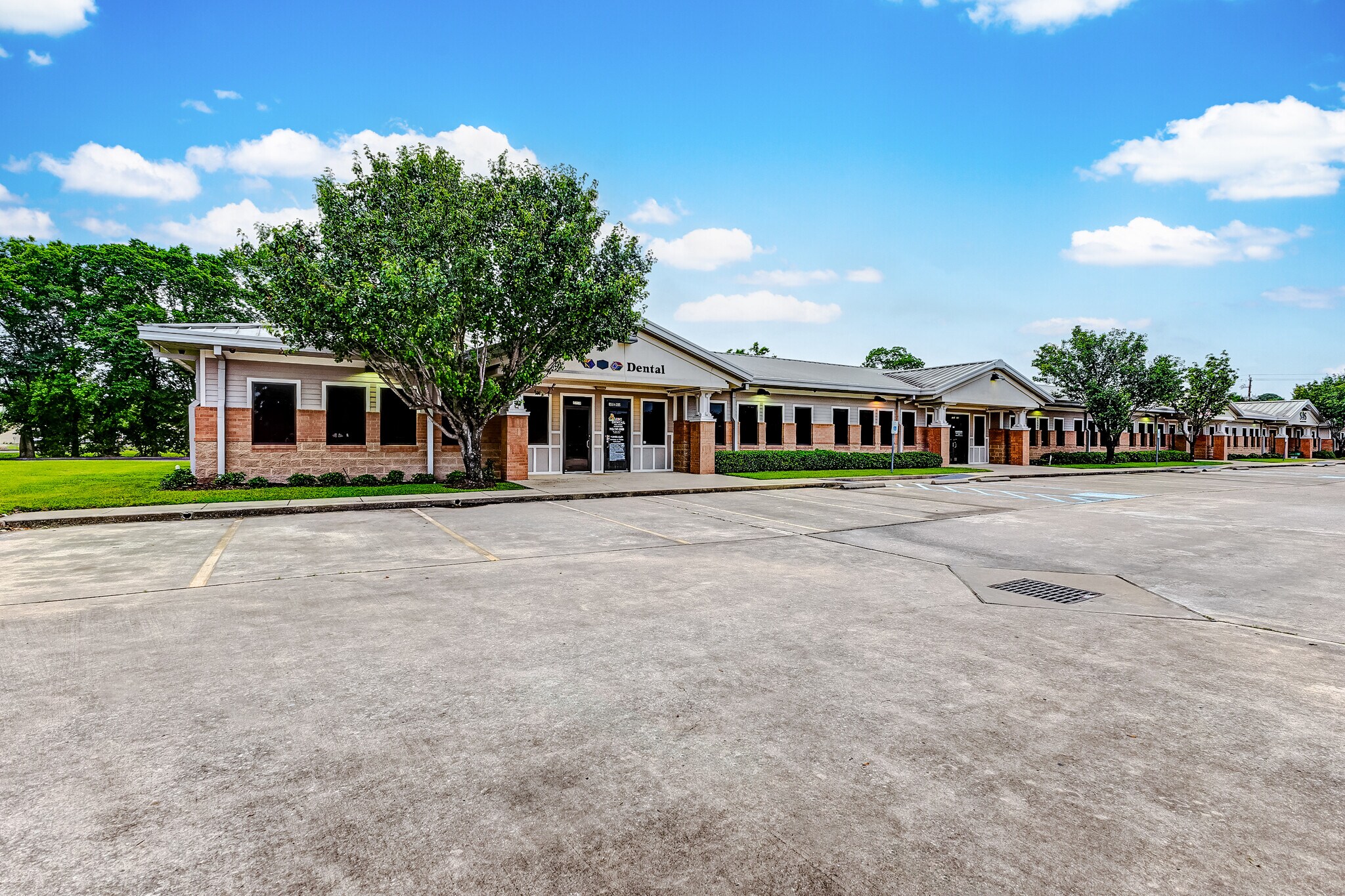 5751 Blythewood St, Houston, TX for rent Building Photo- Image 1 of 41