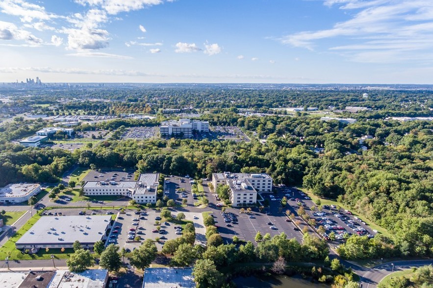 6 Executive Campus, Cherry Hill, NJ for sale - Building Photo - Image 1 of 1