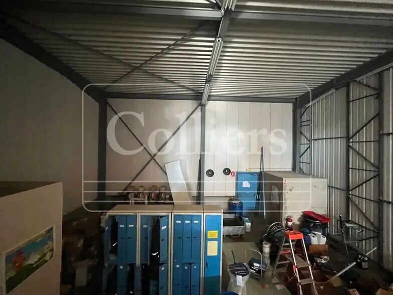 Office in Vitrolles to rent - Interior Photo - Image 2 of 6