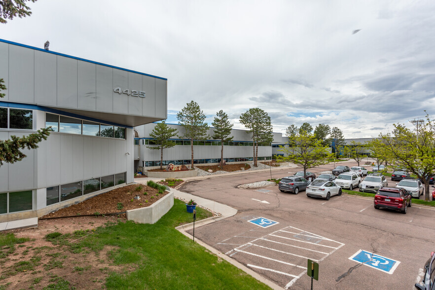 Light Industrial in Colorado Springs, CO for sale - Primary Photo - Image 1 of 1