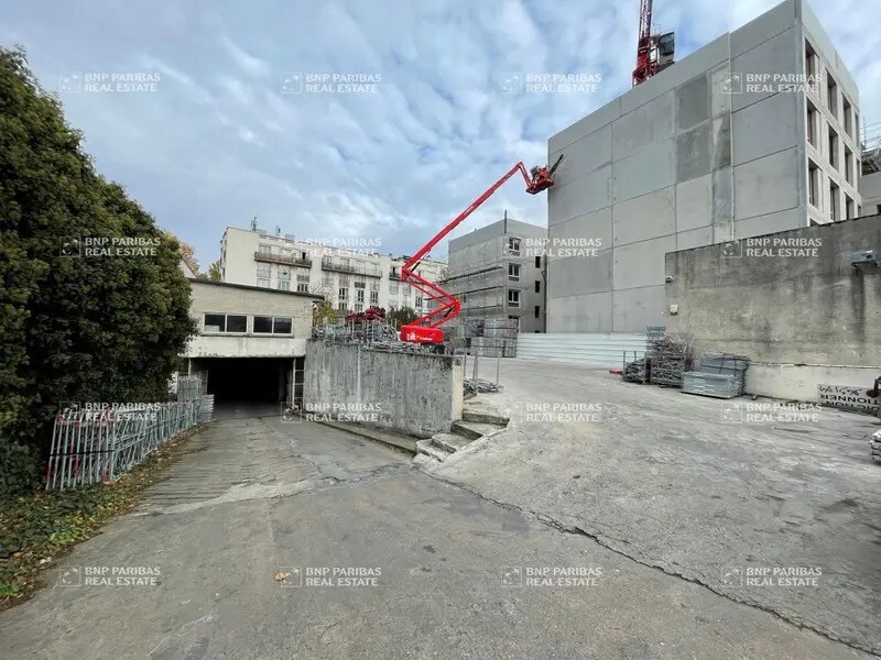 Light Industrial in Ivry-sur-Seine to rent Building Photo- Image 1 of 10