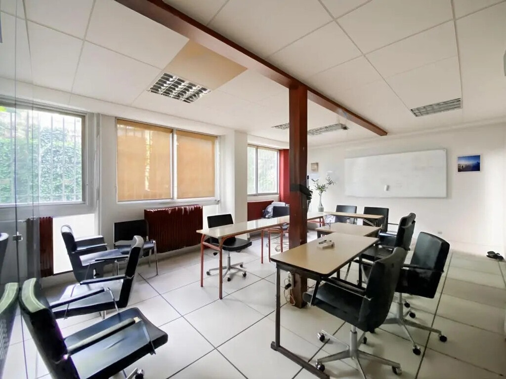 Location Commerce 254 m² - Photo 1
