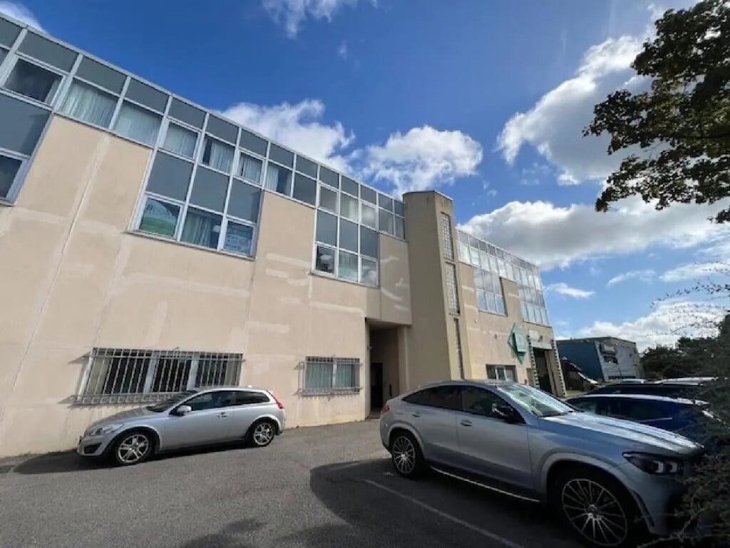 Vente Bureaux 170 m² - Photo 1