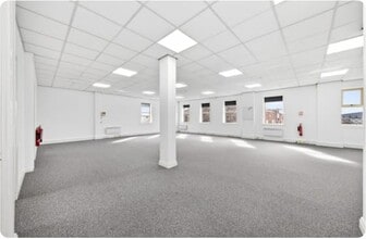 Taylors Ct, Rotherham to rent Interior Photo- Image 1 of 10
