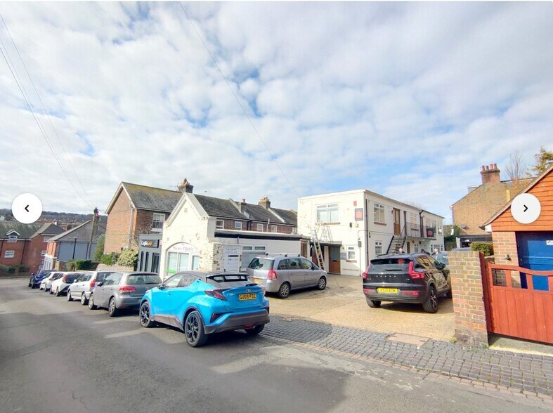 5 Watts Ln, Eastbourne for sale - Building Photo - Image 1 of 1