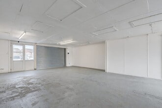 Limberline Spur, Portsmouth to rent Interior Photo- Image 2 of 3