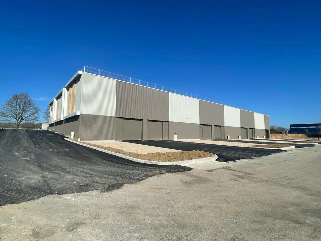 Vente Local d'activités 358 m² à 2 018 m² - Photo 1
