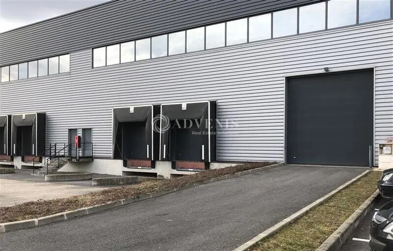 Light Industrial in Lieusaint to rent - Building Photo - Image 3 of 7