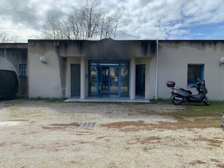 Office in Avignon for sale - Building Photo - Image 2 of 12
