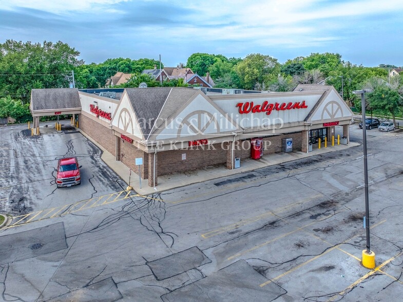2727 W North Ave, Milwaukee, WI for sale - Building Photo - Image 1 of 1
