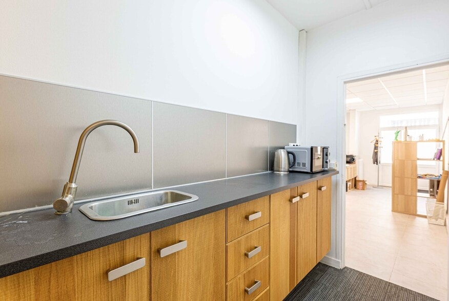 Build-to-Rent in Paris for sale - Building Photo - Image 2 of 10