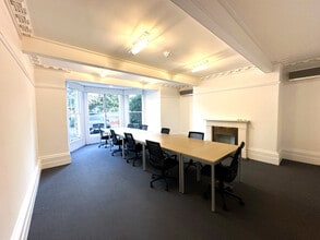 6 Lower Teddington Rd, Kingston Upon Thames to rent Interior Photo- Image 1 of 4