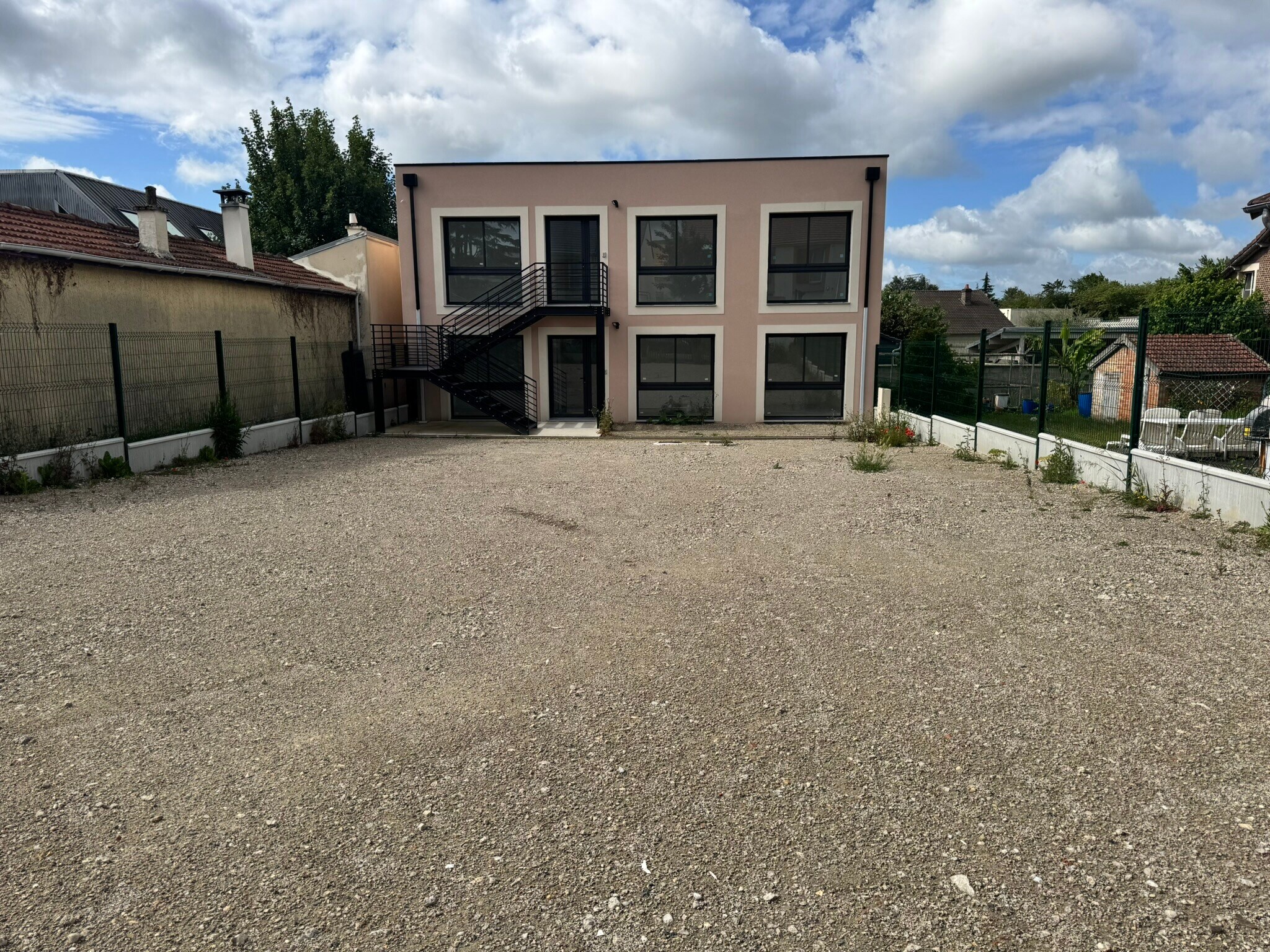 Office in Baillet-en-France to rent Building Photo- Image 1 of 6