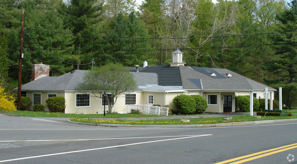 1161 Cold Spring Rd, Williamstown, MA for rent - Building Photo - Image 2 of 5