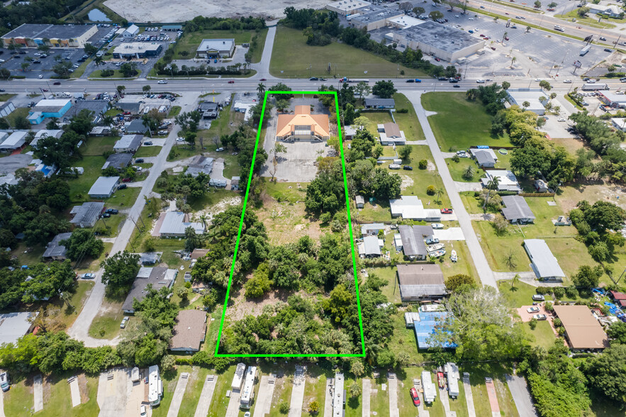 150 Pondella Rd, North Fort Myers, FL for sale - Building Photo - Image 2 of 27