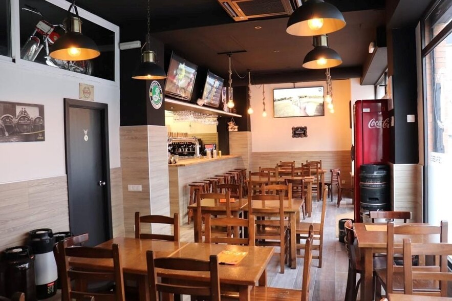 Retail in Barcelona, Barcelona to rent - Interior Photo - Image 1 of 1